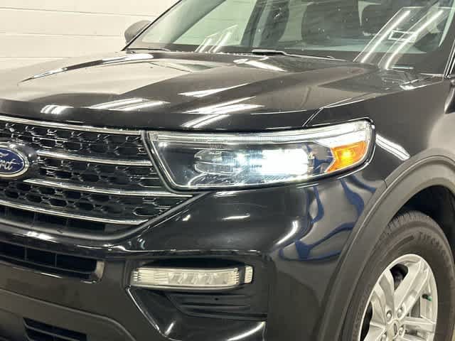 Used 2021 Ford Explorer XLT w/ Equipment Group 202A AWD/4WD image 31