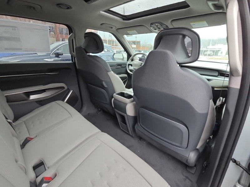 New 2026 Kia EV9 Wind image 22