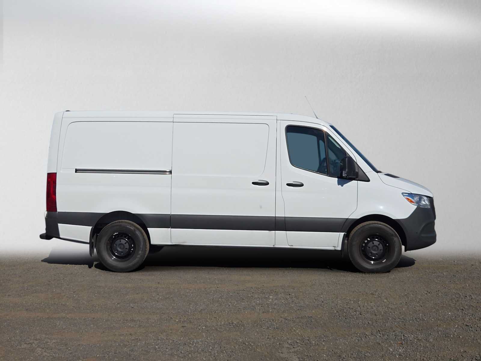 Used 2026 Mercedes-Benz Sprinter 2500 image 2