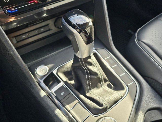 Used 2024 Volkswagen Tiguan SE w/ Panoramic Sunroof Package AWD/4WD image 36