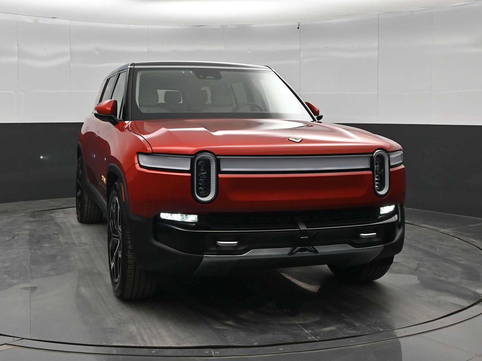 Used 2023 Rivian R1S Adventure Quad AWD/4WD image 2