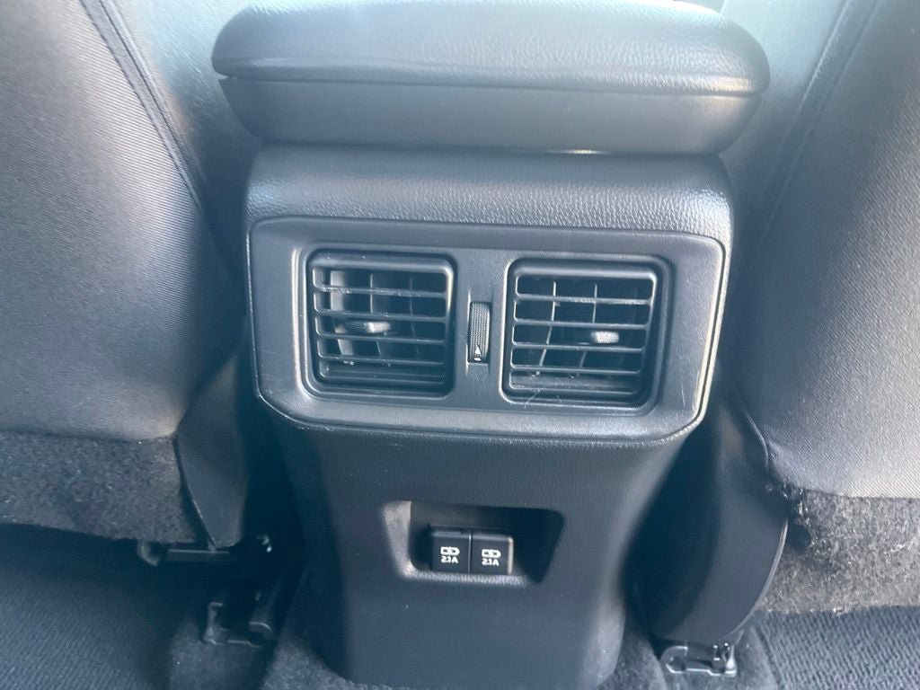 Used 2021 Toyota RAV4 XLE w/ Convenience Package FWD image 16