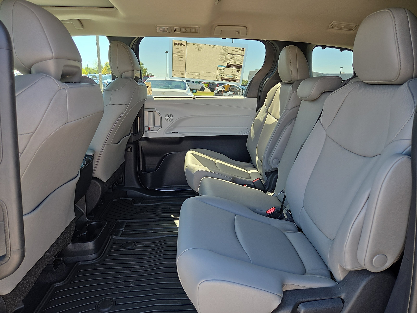 New 2026 Toyota Sienna XLE FWD image 8