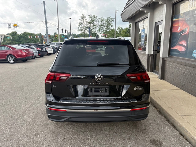 Used 2024 Volkswagen Tiguan SE AWD/4WD image 4