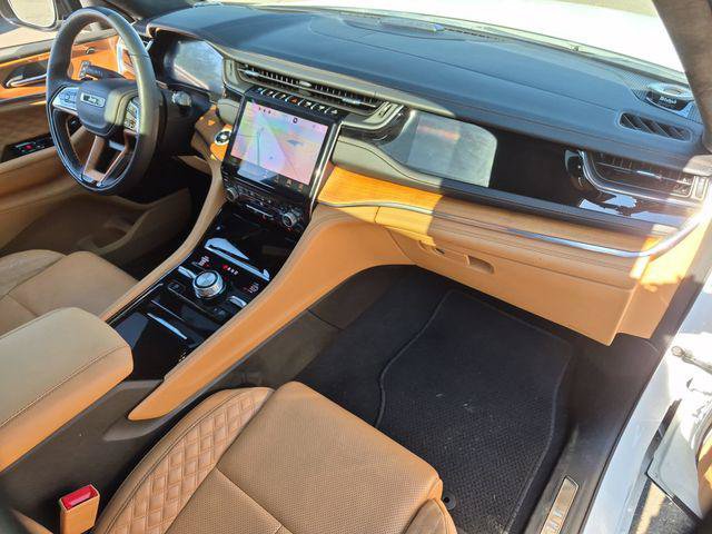 Certified 2024 Jeep Grand Cherokee Summit AWD/4WD image 23
