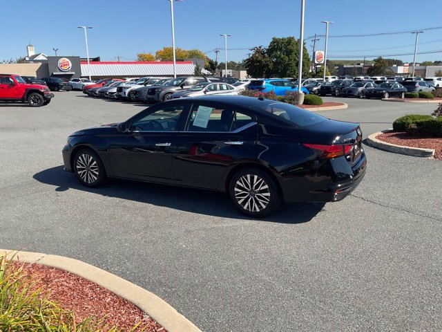 Used 2024 Nissan Altima 2.5 SV FWD image 4