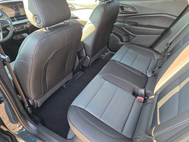 New 2026 Chevrolet Trax LT w/ Driver Confidence Package FWD image 32