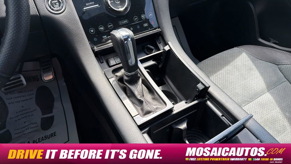 Used 2015 Ford Taurus SHO w/ Technology Package AWD/4WD image 33