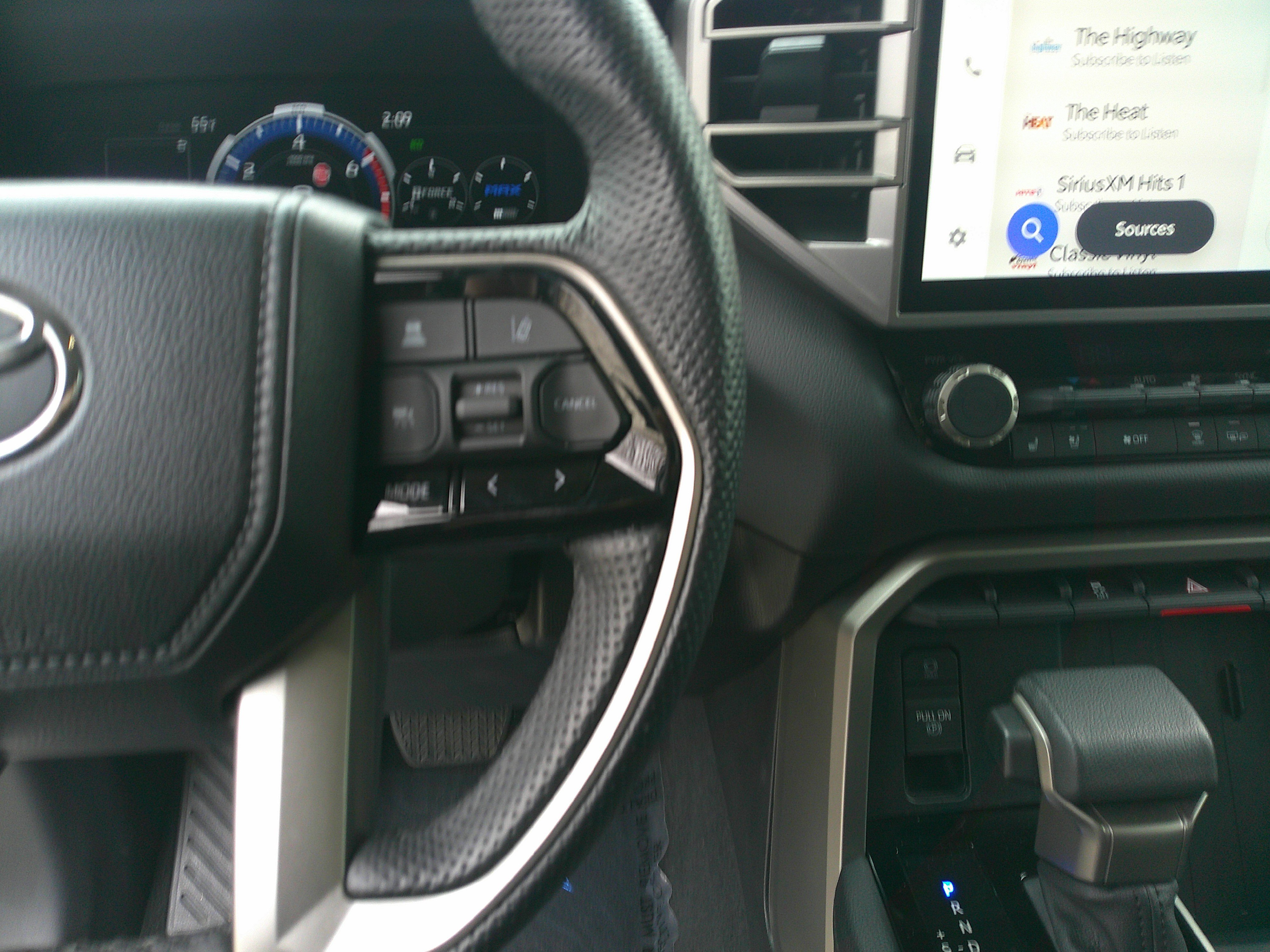 Used 2024 Toyota Tundra Limited image 21