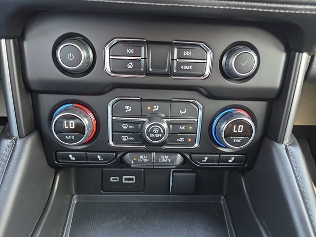 Used 2024 Chevrolet Tahoe Z71 w/ Luxury Package AWD/4WD image 22