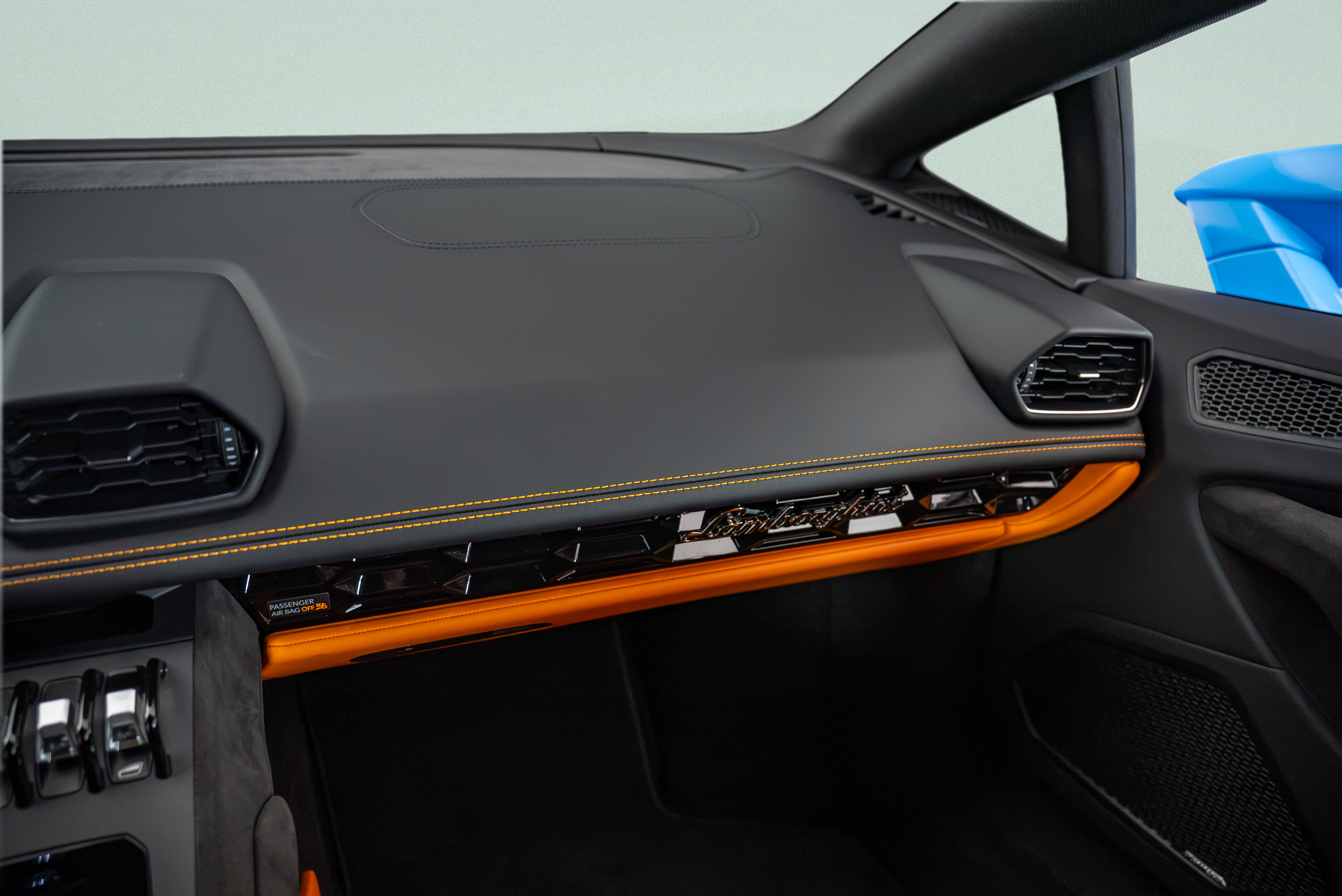 Used 2024 Lamborghini Huracan Tecnica RWD image 18