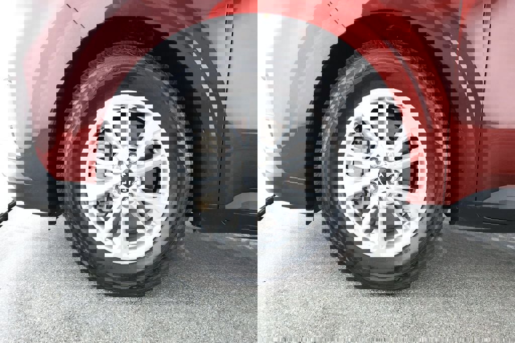 Used 2022 Kia Carnival LX image 9