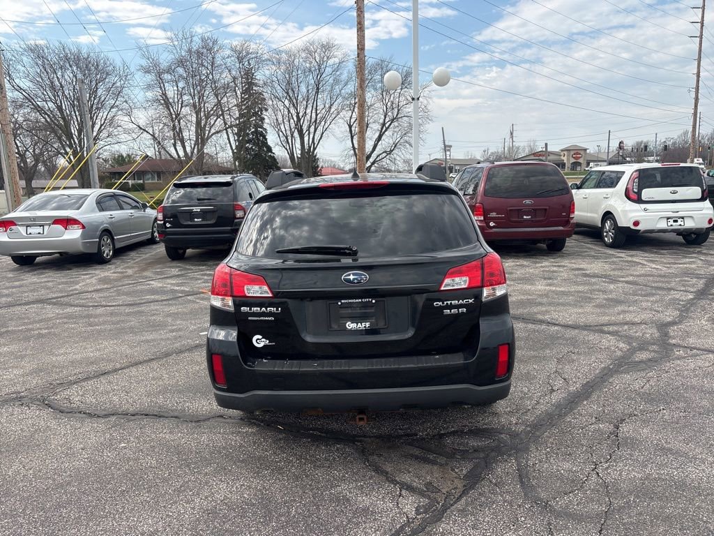 Used 2011 Subaru Outback 3.6R Limited image 6