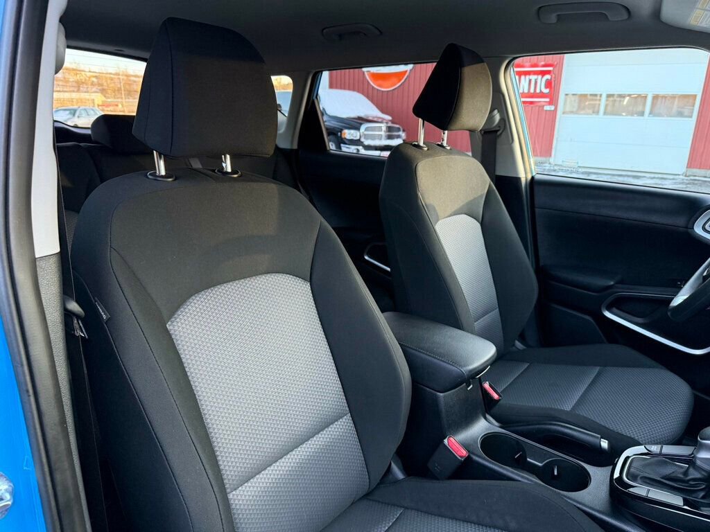 Used 2023 Kia Soul S image 41