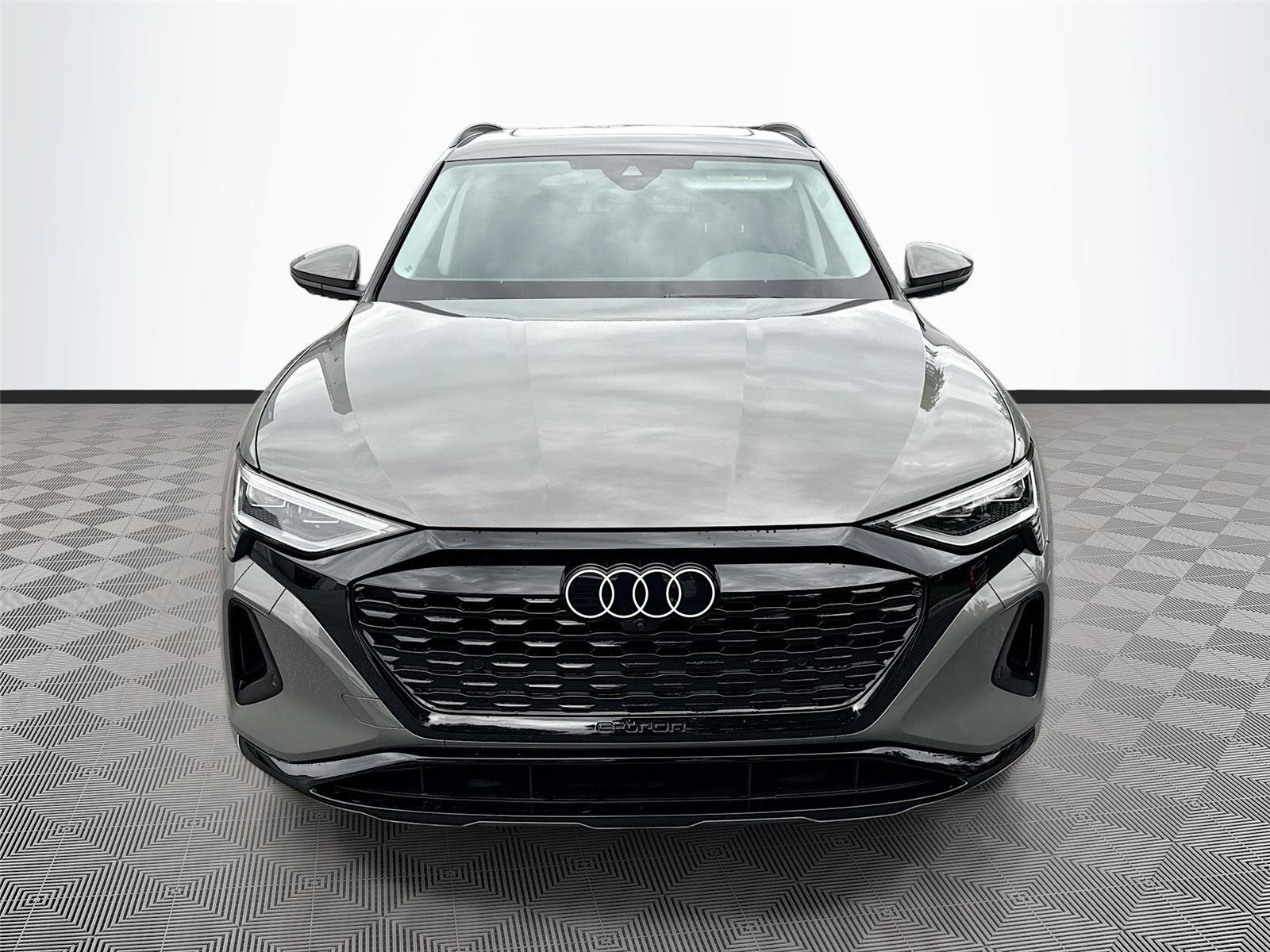 Certified 2024 Audi Q8 e-tron Premium Plus w/ Premium Plus Package AWD/4WD image 2