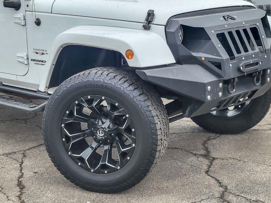 Used 2017 Jeep Wrangler Unlimited Sahara w/ Connectivity Group image 4