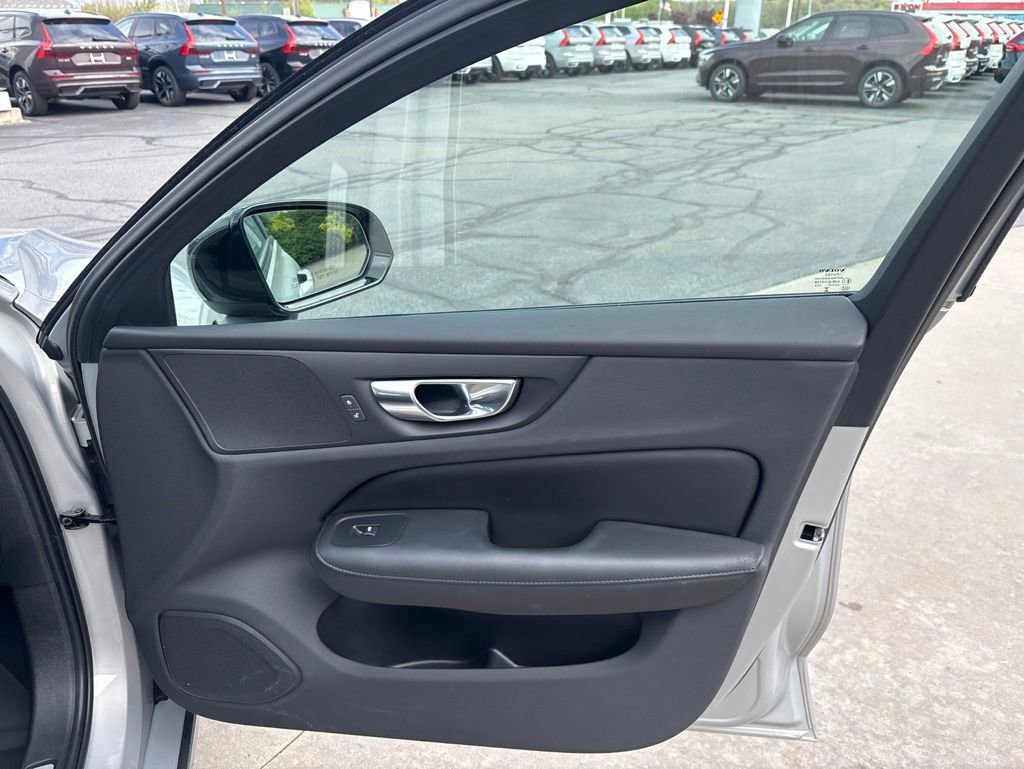 Certified 2023 Volvo S60 B5 Plus w/ Climate Package AWD/4WD image 31