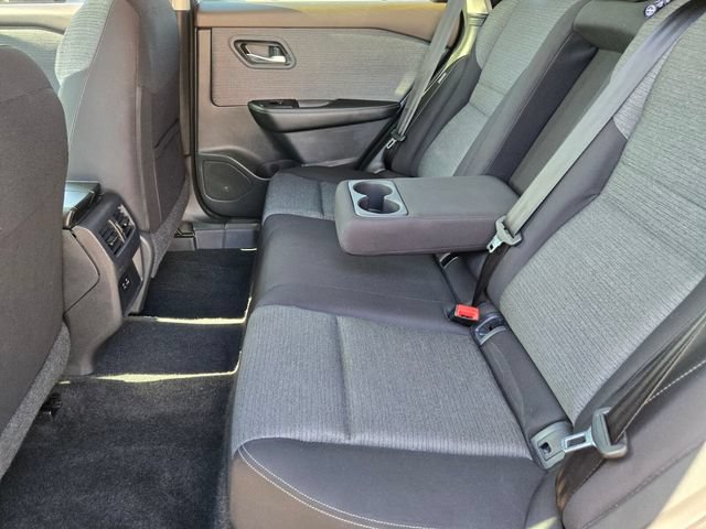 Used 2023 Nissan Rogue SV FWD image 12