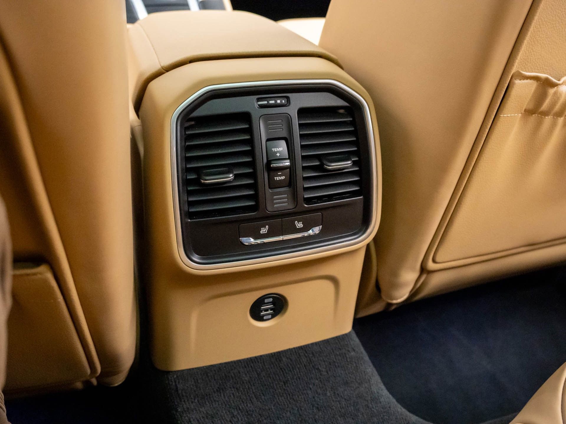 Used 2018 Porsche Macan image 20