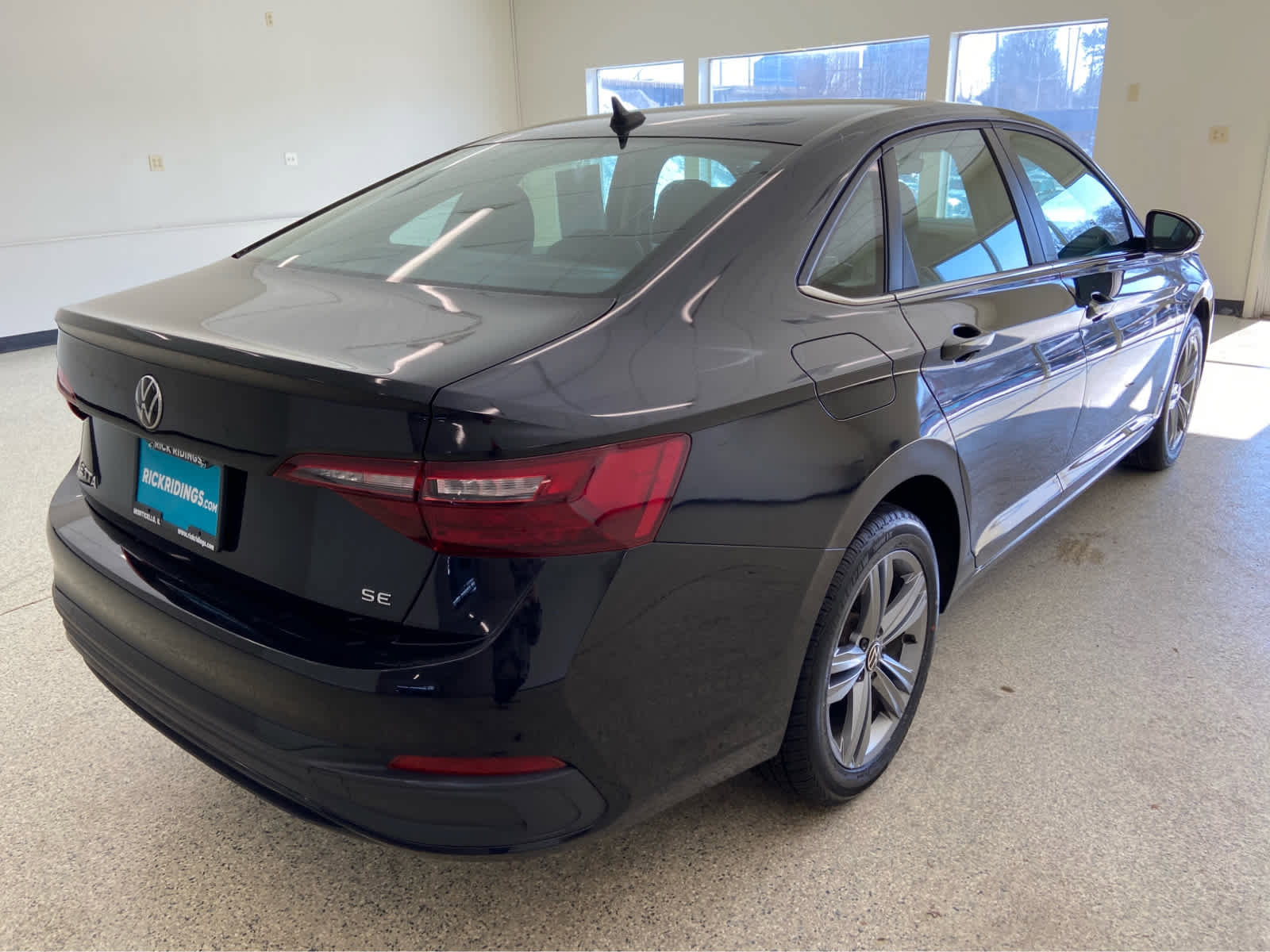 Used 2024 Volkswagen Jetta SE image 6