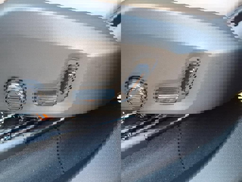 New 2026 Volvo XC60 B5 Core w/ Climate Package image 13