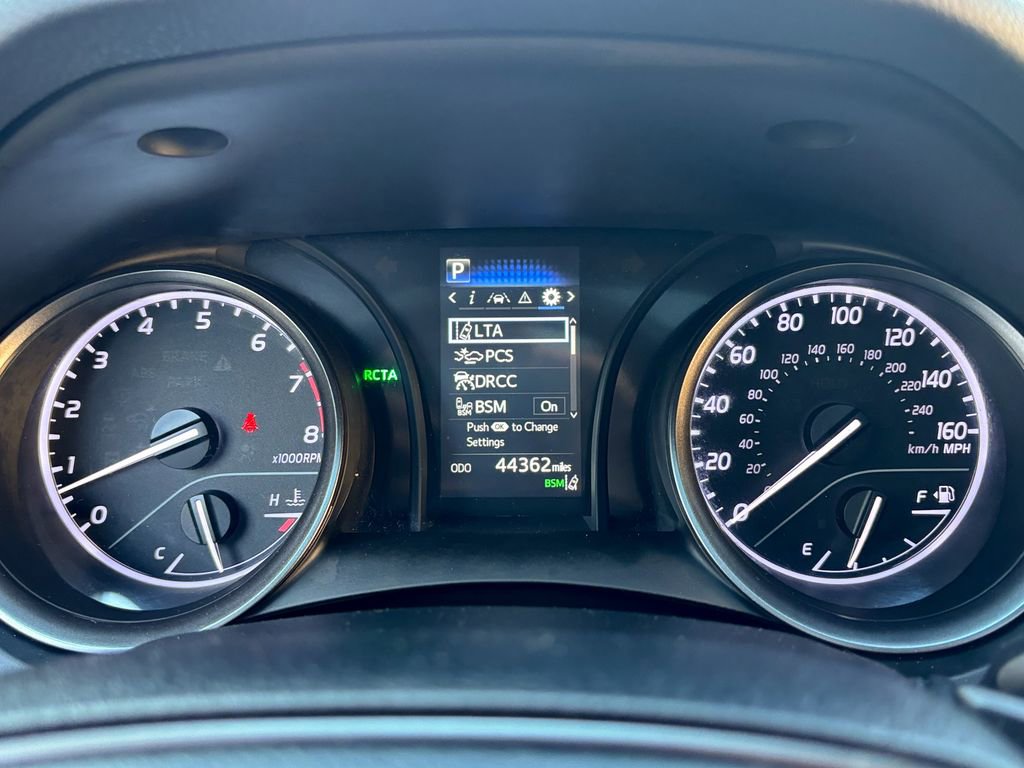 Used 2022 Toyota Camry SE w/ Convenience Package FWD image 30