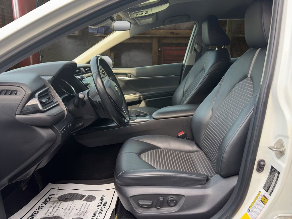 Used 2020 Toyota Camry SE image 17