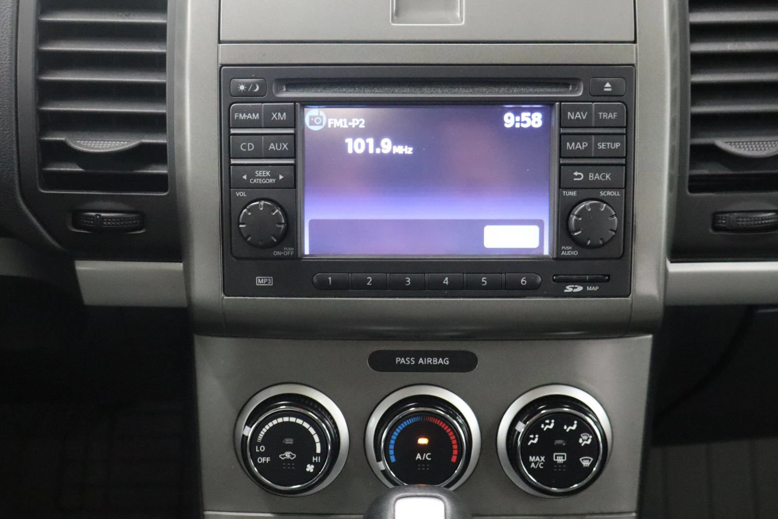 Used 2012 Nissan Sentra 2.0 SR w/ Special Edition Pkg FWD image 23