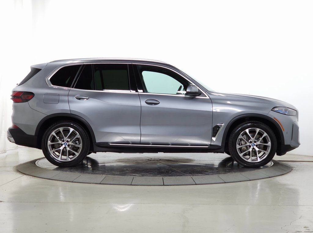 Used 2024 BMW X5 xDrive50e image 11