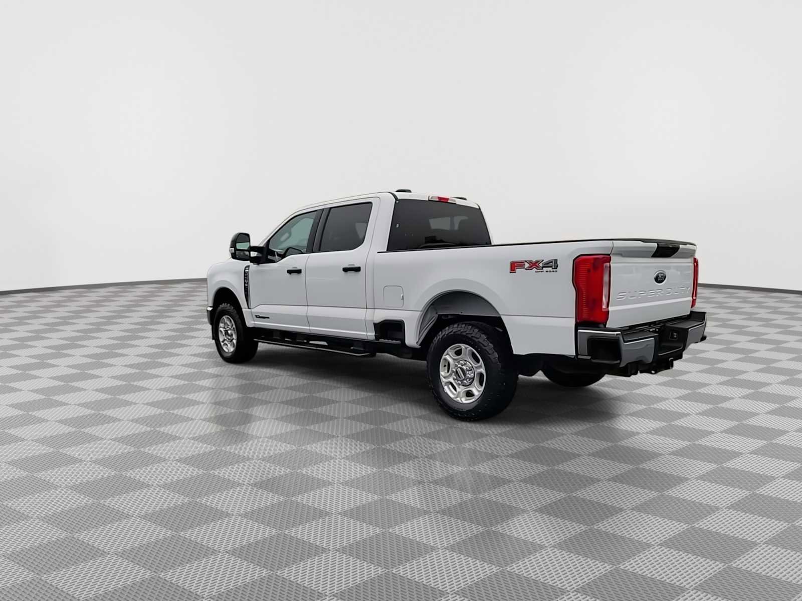 Used 2025 Ford F250 XLT w/ FX4 Off-Road Package image 6