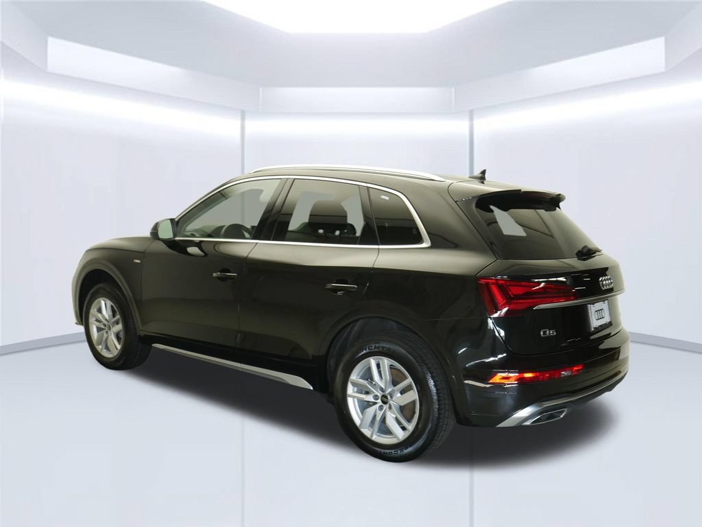 Certified 2023 Audi Q5 2.0T Premium w/ Convenience Package AWD/4WD image 3
