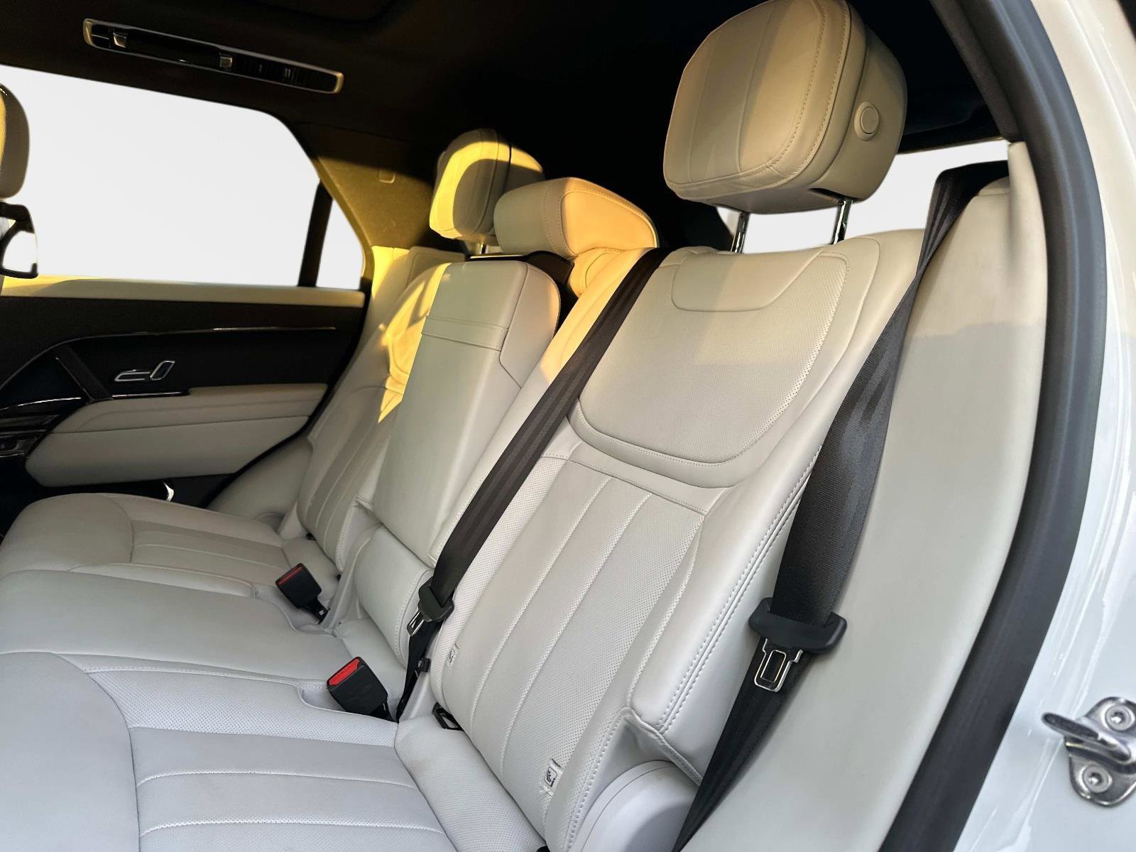 Used 2024 Land Rover Range Rover Sport SE image 14