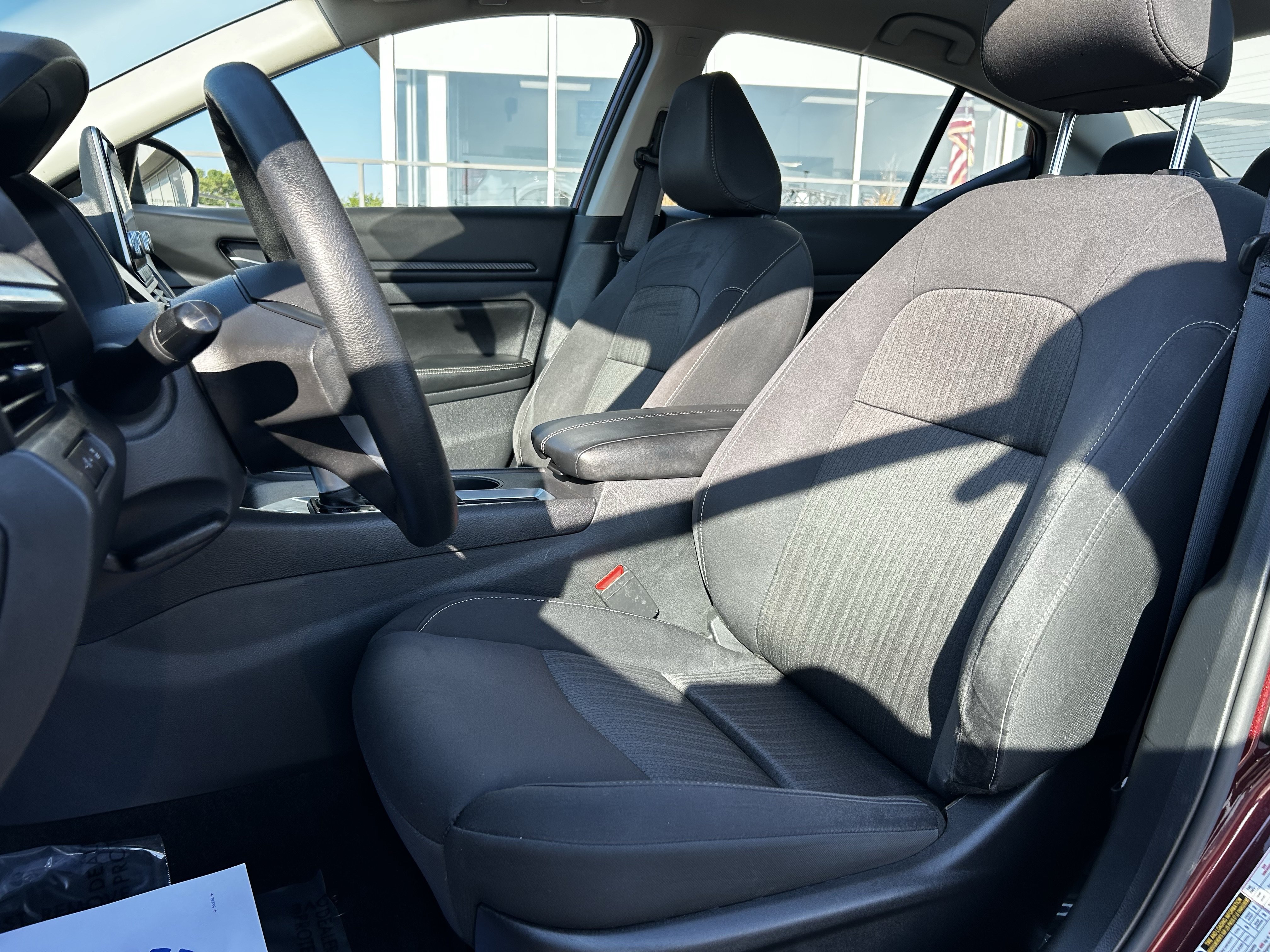 Used 2025 Nissan Altima 2.5 SV FWD image 12