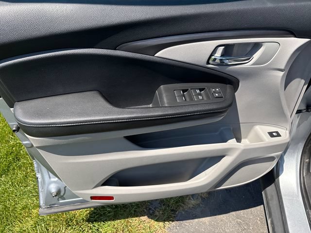 Used 2017 Honda Ridgeline RTL-T image 10