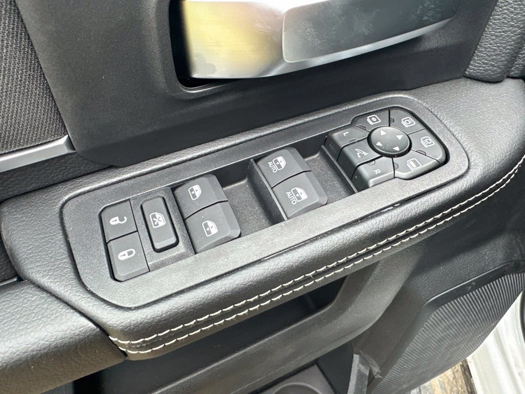 New 2026 RAM 3500 Big Horn AWD/4WD image 12