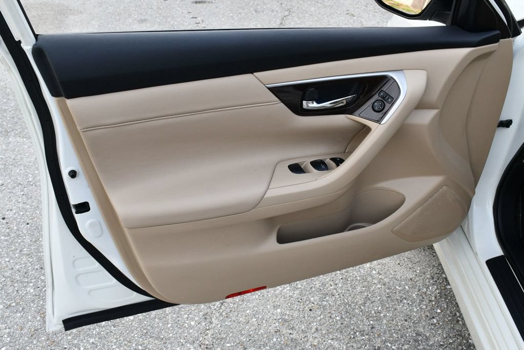 Used 2015 Nissan Altima 2.5 SL w/ Moonroof Package FWD image 49