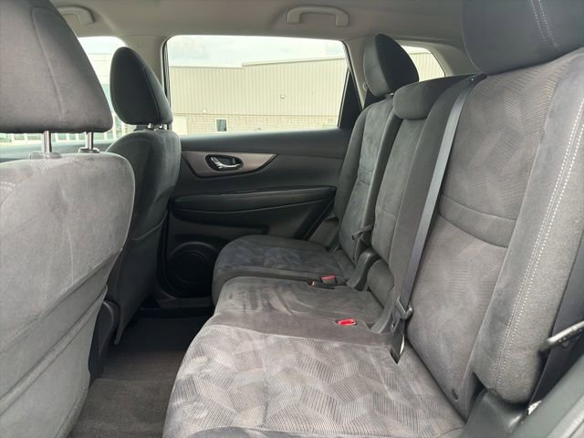 Used 2015 Nissan Rogue SV image 31