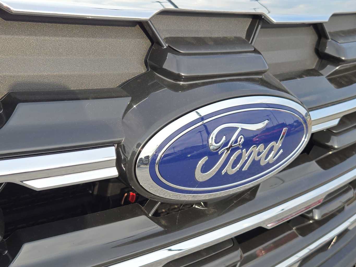 New 2026 Ford Explorer Active RWD image 17