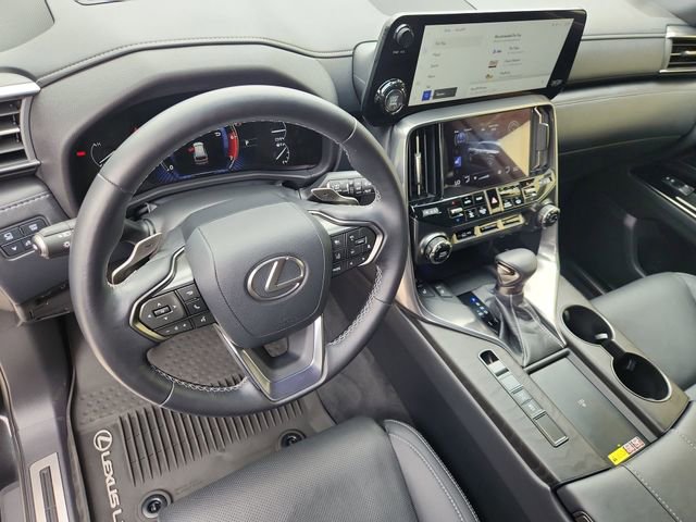 Used 2024 Lexus LX 600 4WD w/ Premium Package image 10