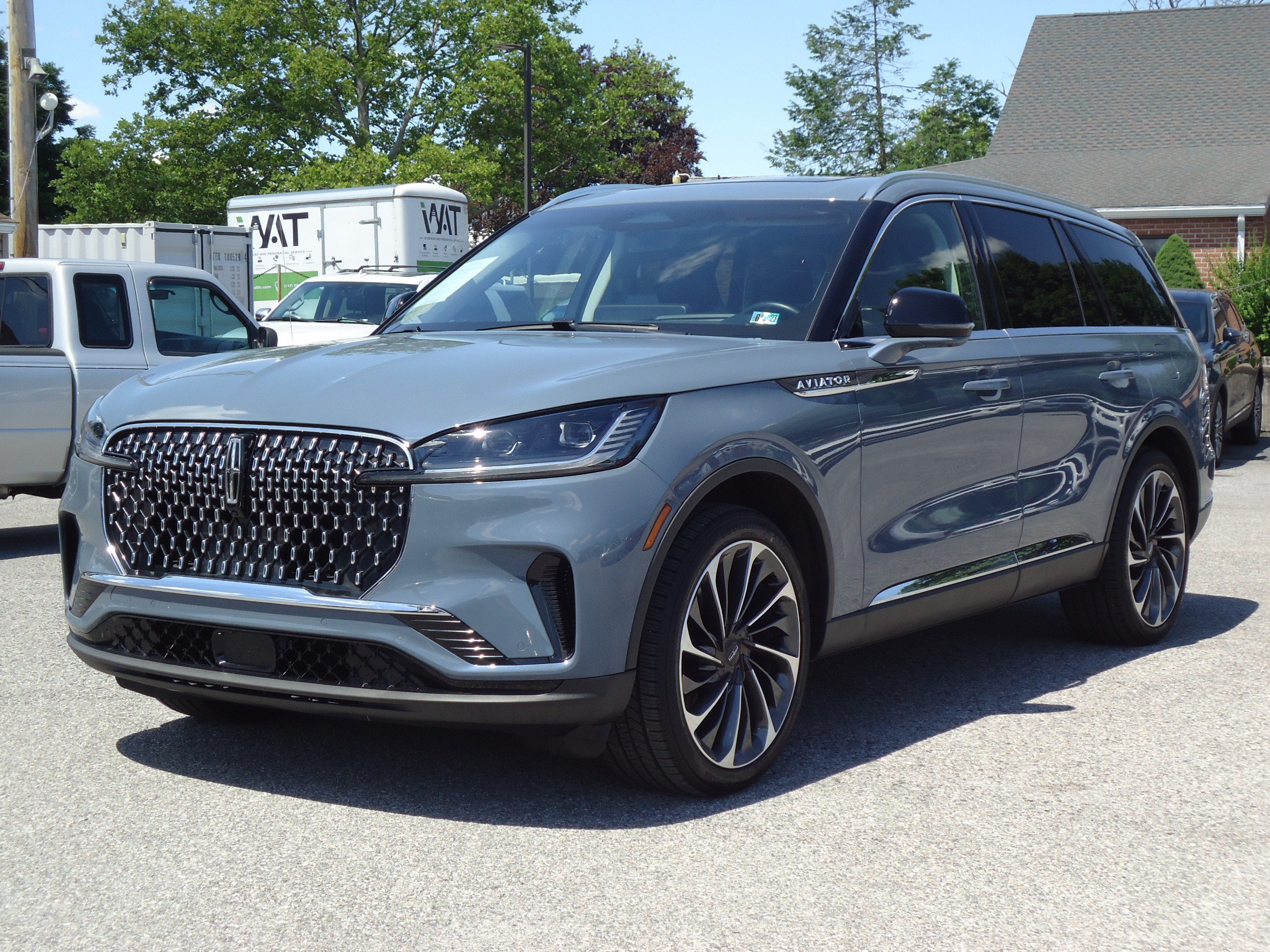 Used 2025 Lincoln Aviator Reserve w/ Equipment Group 201A AWD/4WD image 7