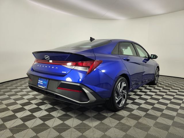 Certified 2025 Hyundai Elantra SEL FWD image 5