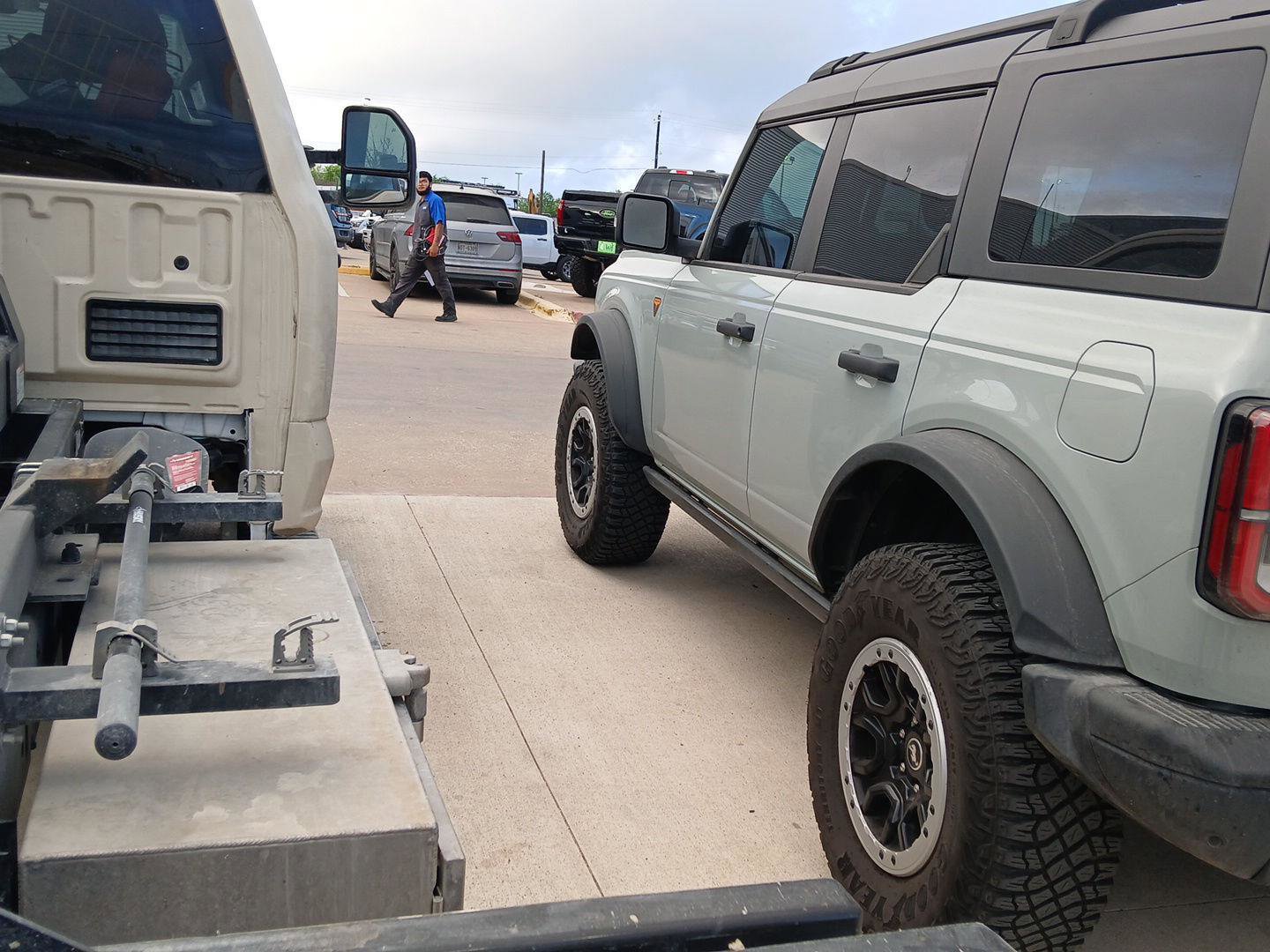 Used 2024 Ford Bronco Badlands image 8