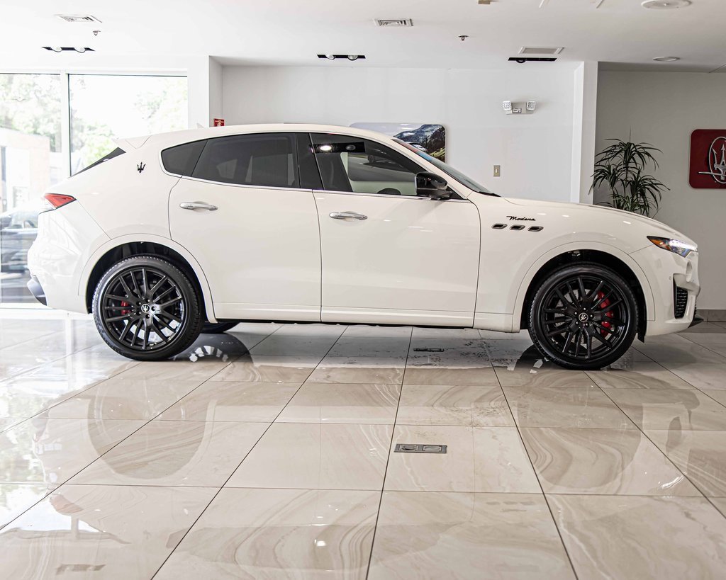 Used 2024 Maserati Levante Modena Ultima image 9