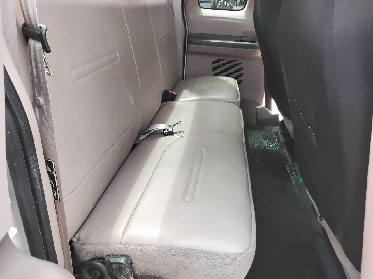 Used 2001 Ford F250 XL image 17