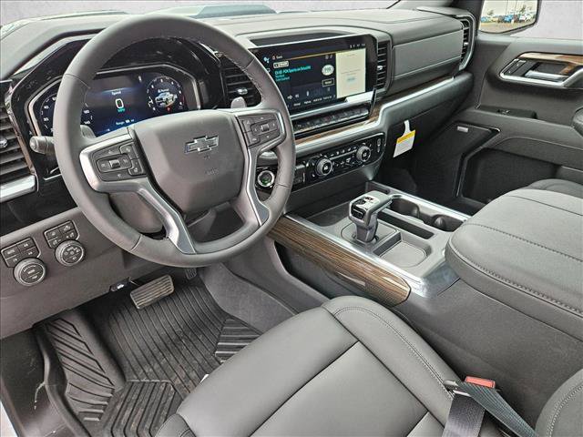 New 2026 Chevrolet Silverado 1500 LT Trail Boss w/ LT Trail Boss Premium Package AWD/4WD video 3