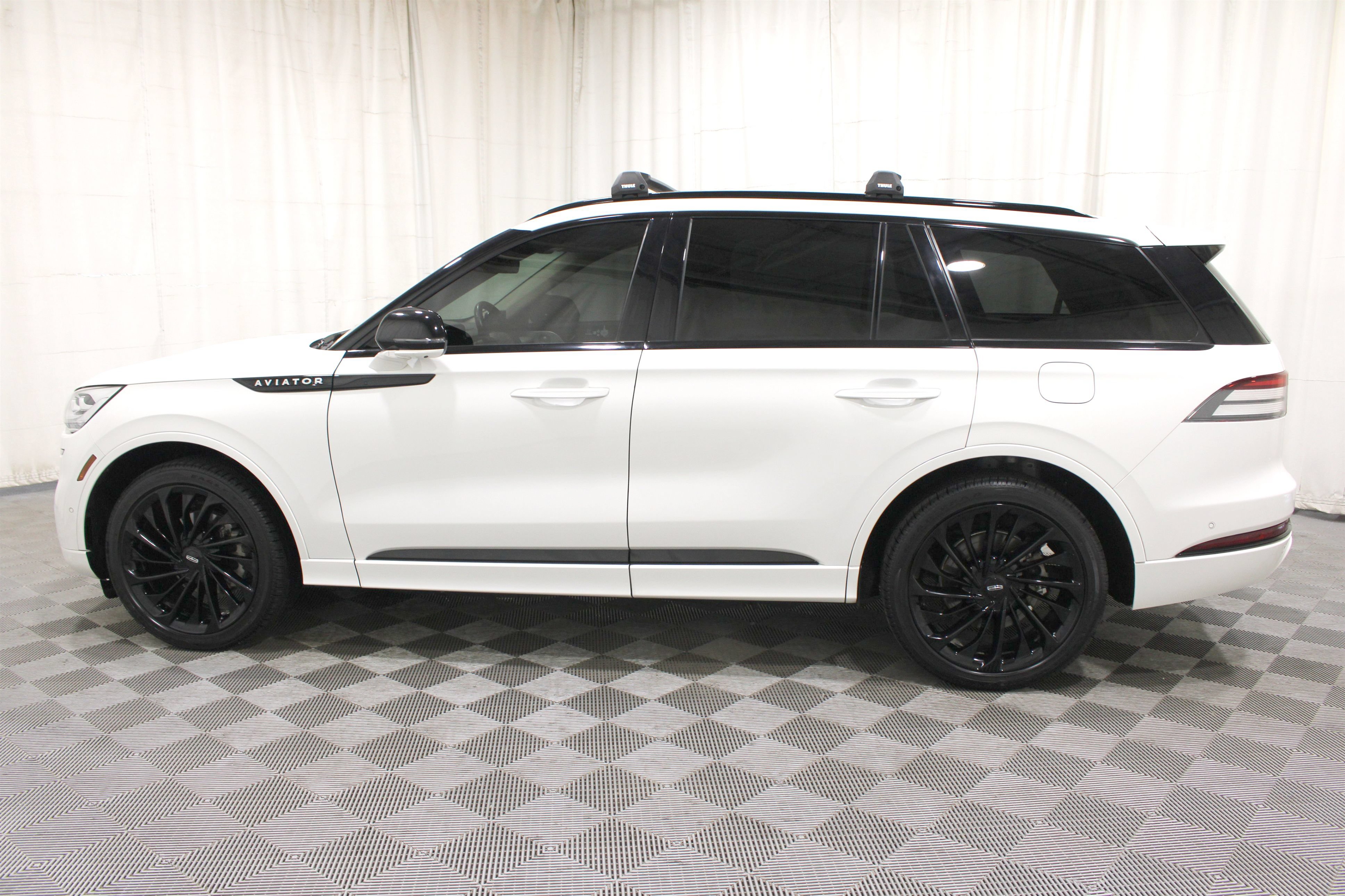 Used 2023 Lincoln Aviator Reserve w/ Equipment Group 201A AWD/4WD image 39