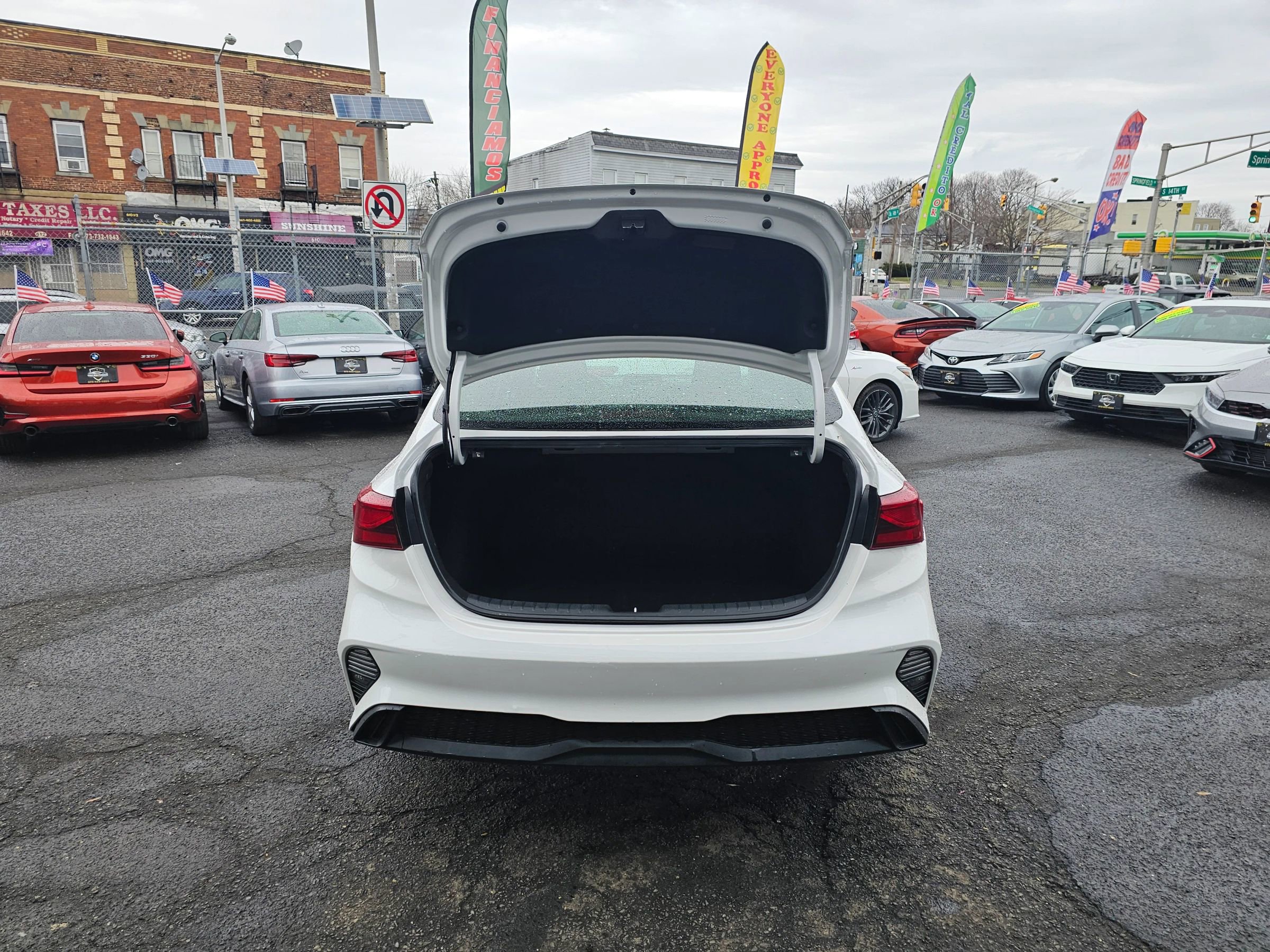 Used 2023 Kia Forte LXS image 8