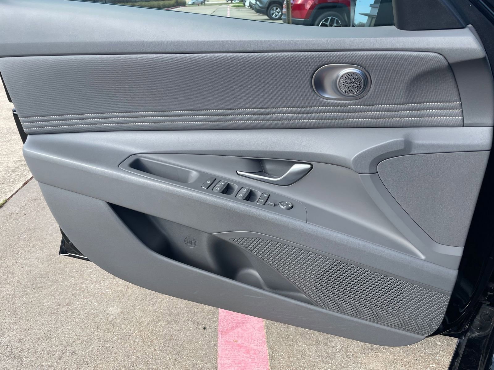 Used 2025 Hyundai Elantra SEL image 18