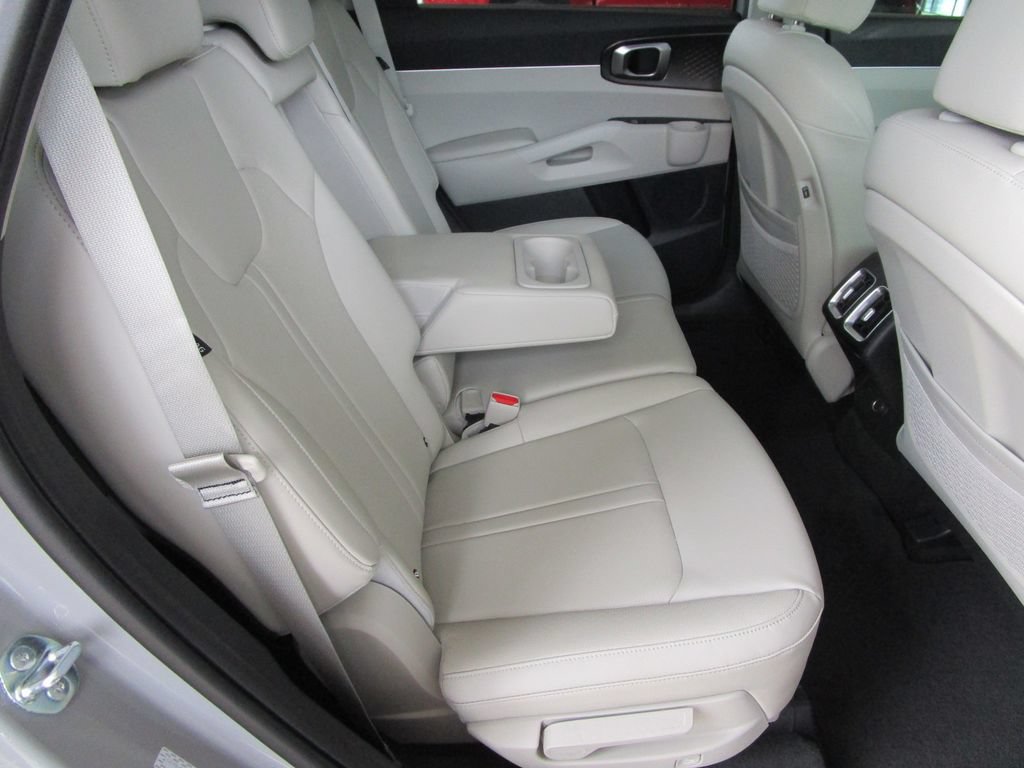 Used 2025 Kia Sorento S w/ Panoramic Sunroof Package FWD image 20