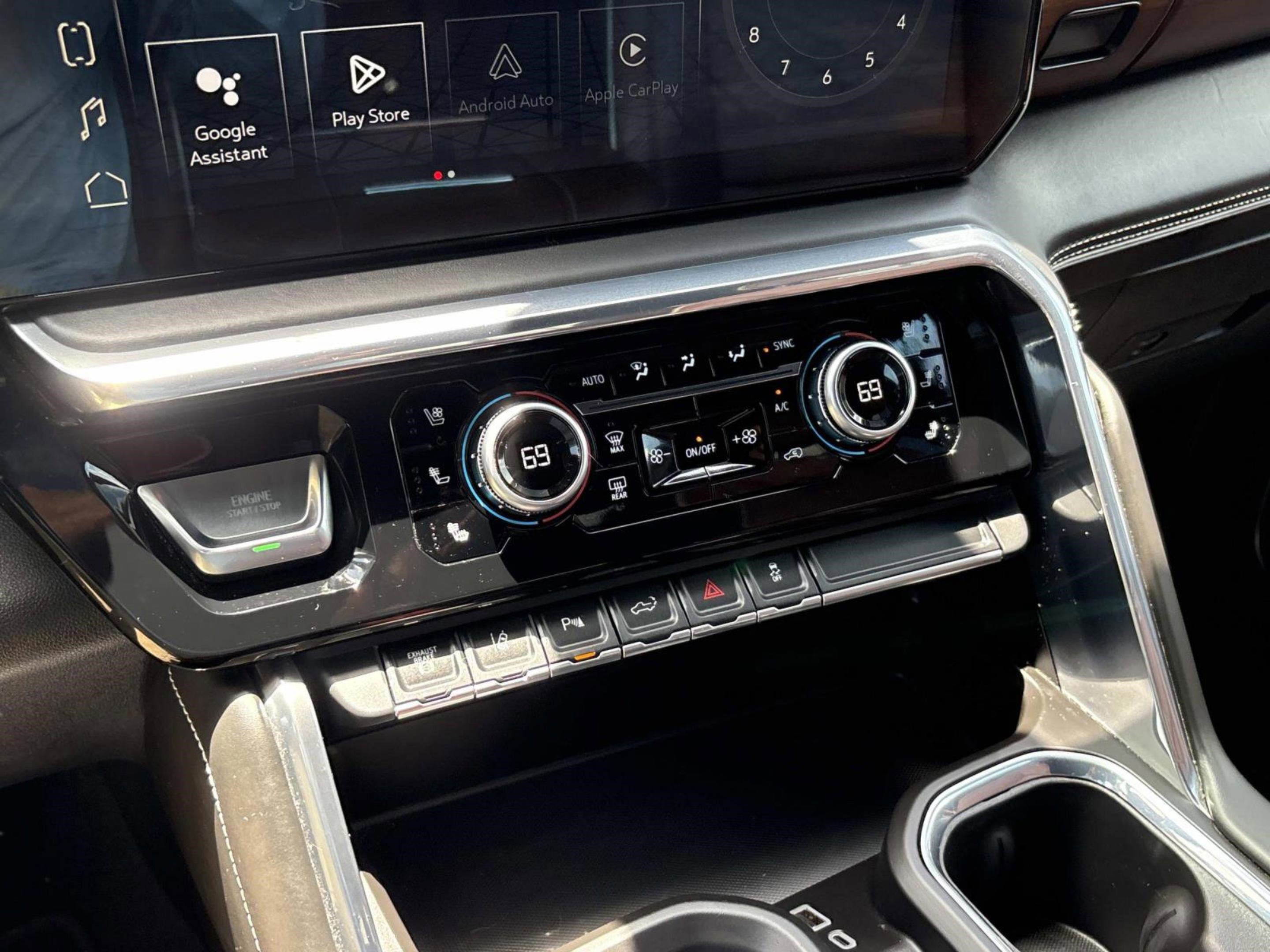 Used 2024 GMC Sierra 3500 Denali Ultimate AWD/4WD image 30